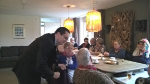 Burgemeester bezoekt huiskamer Lohengrin_03