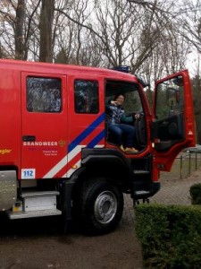 Mijke bij de brandweer_klein_01